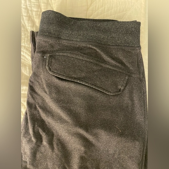 Lulu Lemon sweatpants - Picture 3 of 8